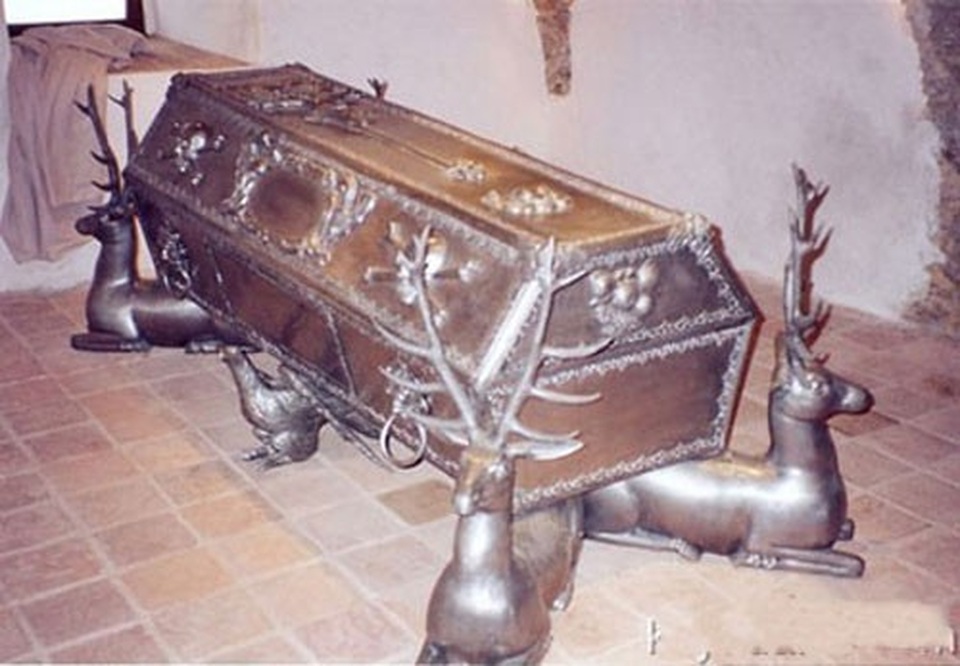 Thú chơi quan tài bạc tỷ của đại gia Việt: Chết cũng phải... sang chảnh - 1 Thú chơi quan tài bạc tỷ của đại gia Việt: Chết cũng phải... sang chảnh - 1