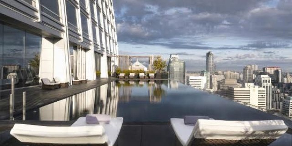 Top 10 bể bơi trên cao đẹp nhất thế giới có tên Việt Nam - 1