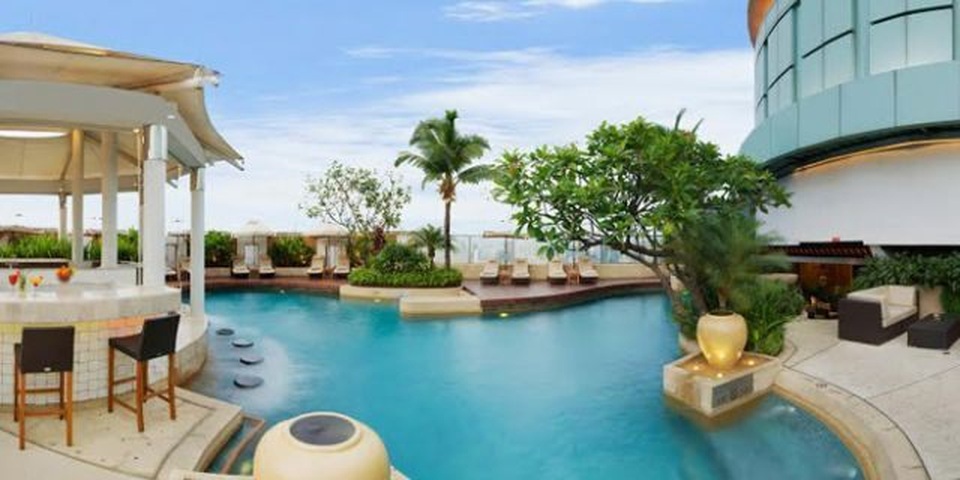 Top 10 bể bơi trên cao đẹp nhất thế giới có tên Việt Nam - 2