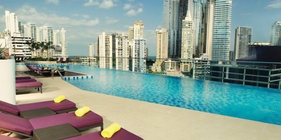 Top 10 bể bơi trên cao đẹp nhất thế giới có tên Việt Nam - 7