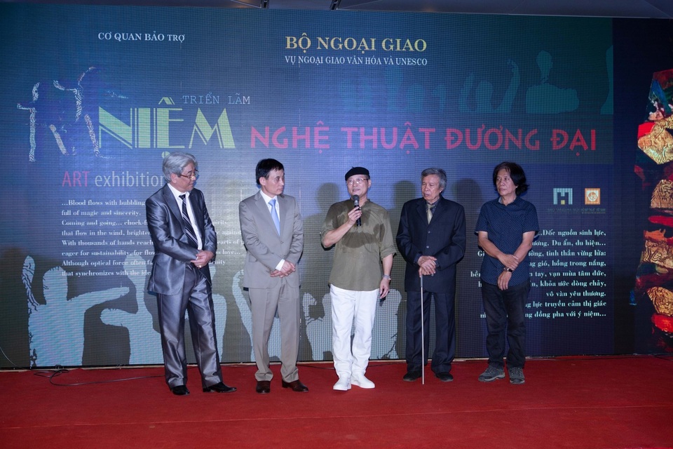 Khai mạc triển lãm “Niệm” của bốn họa sĩ Việt Nam - 1 Khai mạc triển lãm “Niệm” của bốn họa sĩ Việt Nam - 1