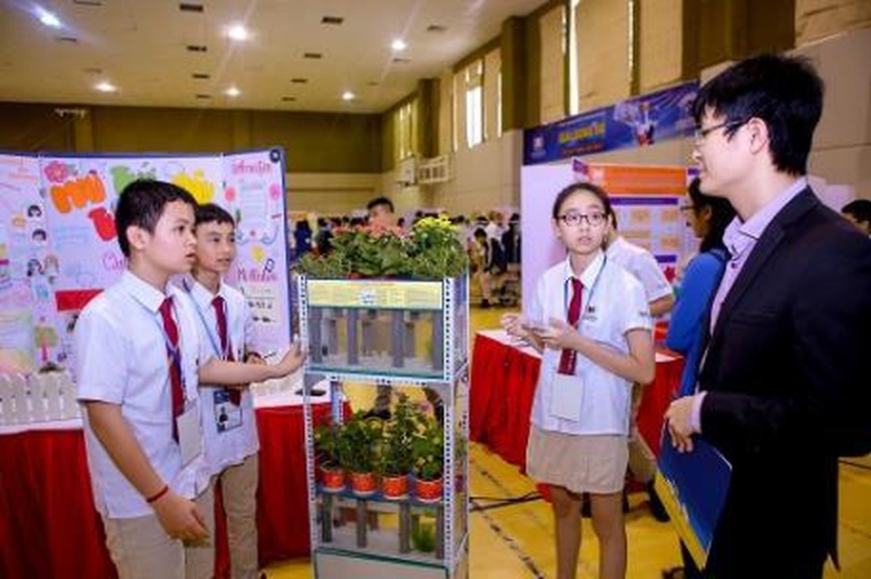 Bất ngờ với các sản phẩm thông minh được chế tạo bởi học sinh cấp 2 - 1 Bất ngờ với các sản phẩm thông minh được chế tạo bởi học sinh cấp 2 - 1