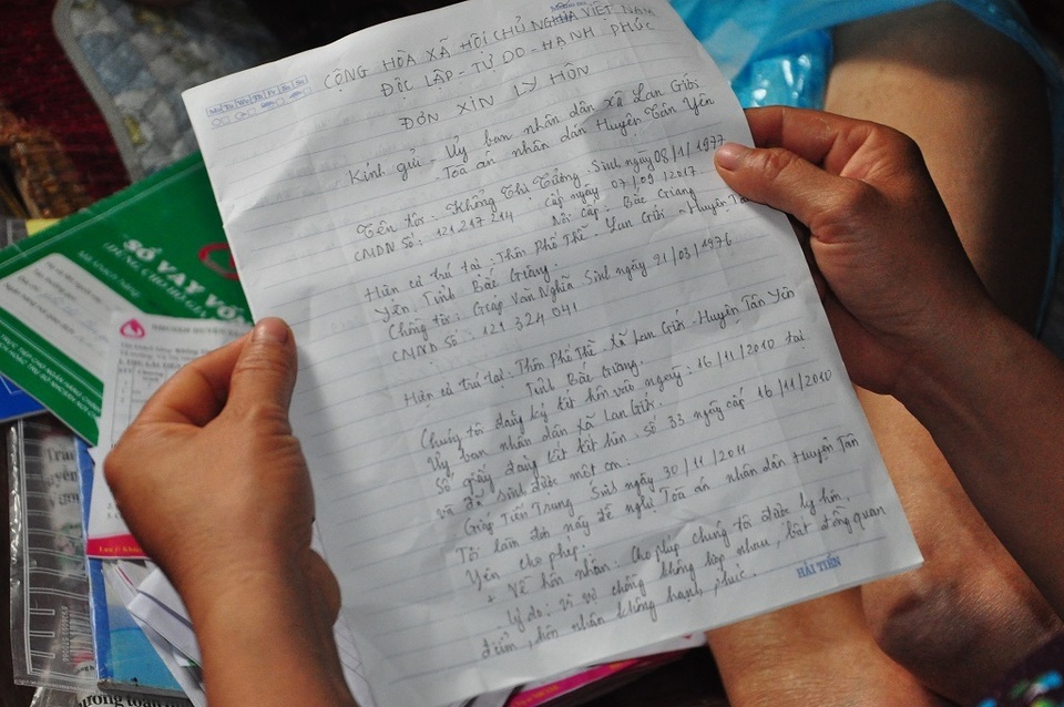 Lay lắt cảnh 2 ông bà cùng nằm liệt giường, sống trong đói khổ - 8