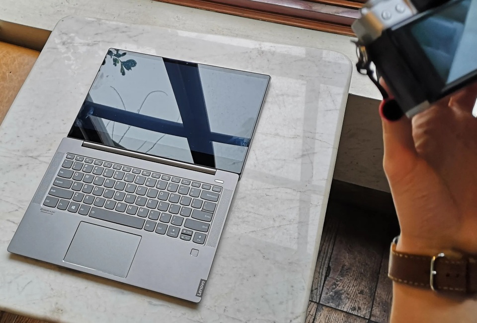 Lenovo giới thiệu loạt máy tính xách tay IdeaPad mới, giá từ 6 triệu đồng - 1 Lenovo giới thiệu loạt máy tính xách tay IdeaPad mới, giá từ 6 triệu đồng - 1