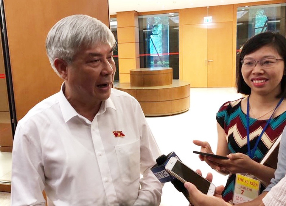 Phó Bí thư Sơn La: Không ai gắp điểm bỏ tay con mình, tiêu cực thì nhận đi! - 1 Phó Bí thư Sơn La: Không ai gắp điểm bỏ tay con mình, tiêu cực thì nhận đi! - 1