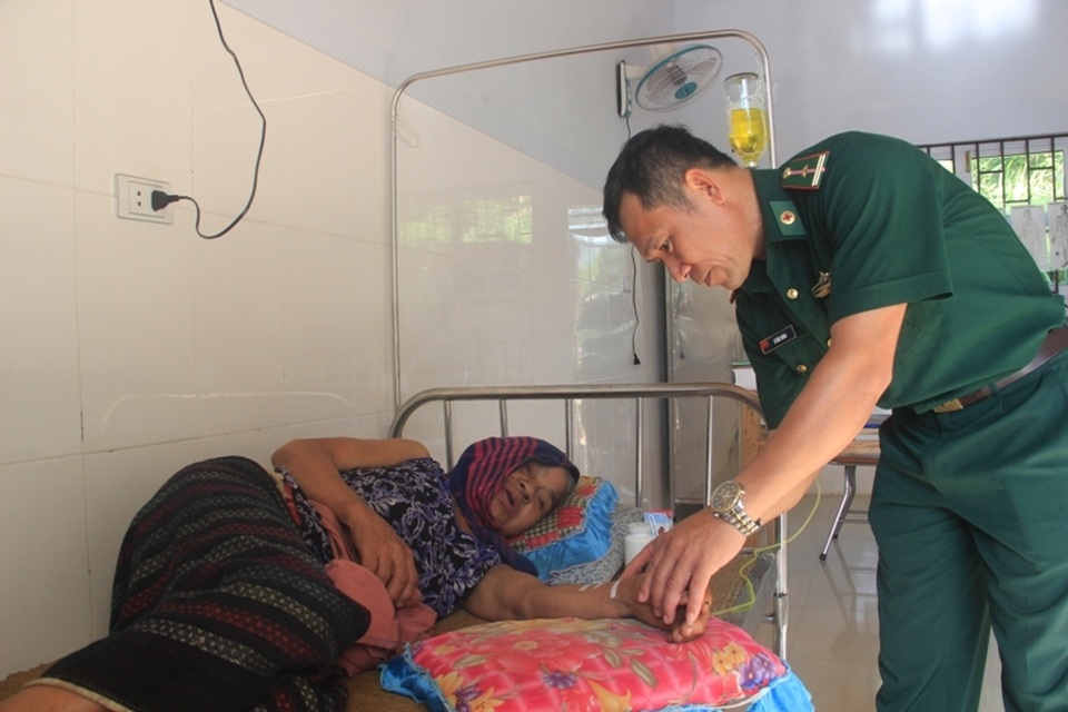 Khi dân bản ốm đau, chỉ cần gõ cửa Trạm quân y! - 1