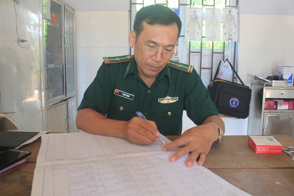 Khi dân bản ốm đau, chỉ cần gõ cửa Trạm quân y! - 4