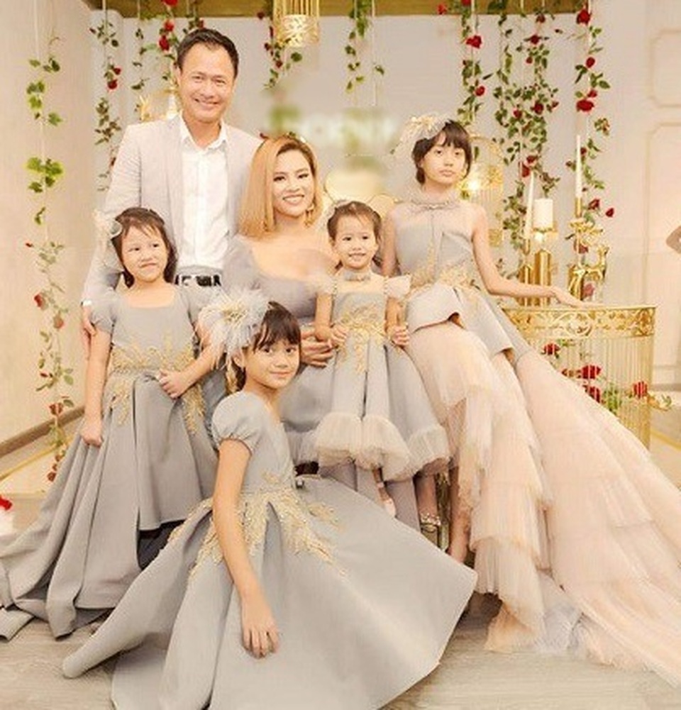 Siêu mẫu Vũ Thu Phương: “Đã làm dì ghẻ nên thương con chồng” - 2 Siêu mẫu Vũ Thu Phương: “Đã làm dì ghẻ nên thương con chồng” - 2