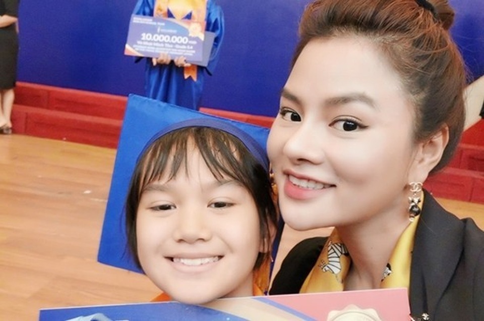 Siêu mẫu Vũ Thu Phương: “Đã làm dì ghẻ nên thương con chồng” - 5 Siêu mẫu Vũ Thu Phương: “Đã làm dì ghẻ nên thương con chồng” - 5