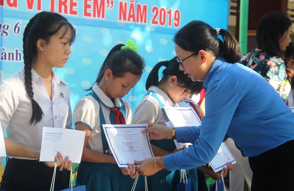 Thanh niên Bình Định góp tiền xây nhà cho hộ nghèo - 5 Thanh niên Bình Định góp tiền xây nhà cho hộ nghèo - 5