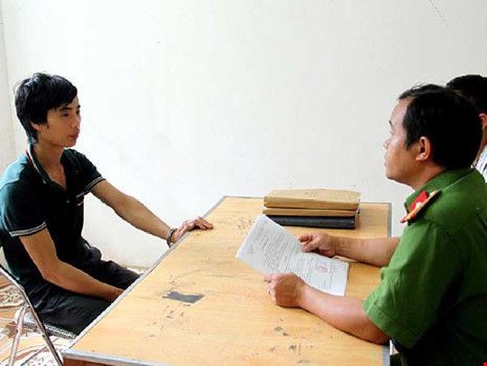 Cần biết, cần làm gì khi bất ngờ được cơ quan công an mời, triệu tập? - 1 Cần biết, cần làm gì khi bất ngờ được cơ quan công an mời, triệu tập? - 1