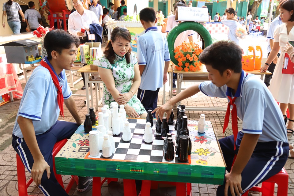 Khi trẻ em “dạy” chúng ta cách tôn trọng và bảo vệ môi trường sống - 2 Khi trẻ em “dạy” chúng ta cách tôn trọng và bảo vệ môi trường sống - 2