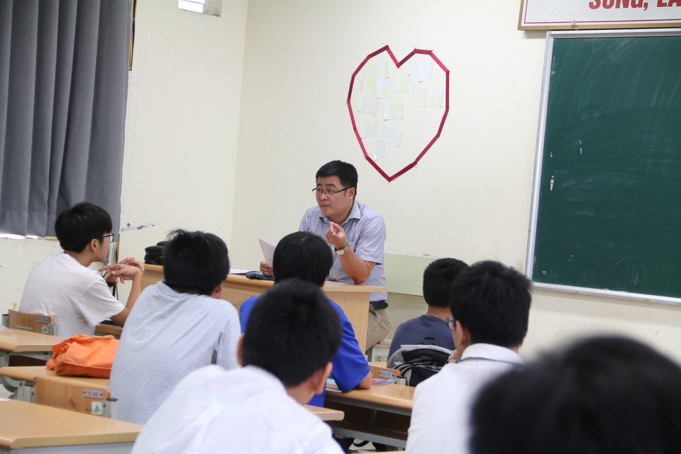 Sáng nay, thí sinh Hà Nội làm thủ tục dự thi tuyển sinh lớp 10 - 7 Sáng nay, thí sinh Hà Nội làm thủ tục dự thi tuyển sinh lớp 10 - 7