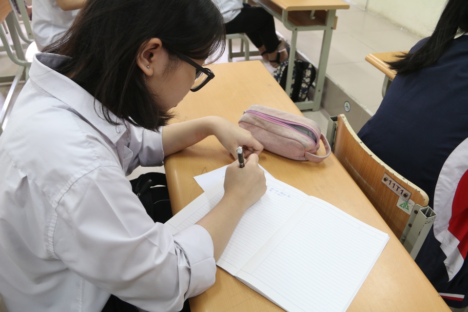 Sáng nay, thí sinh Hà Nội làm thủ tục dự thi tuyển sinh lớp 10 - 6 Sáng nay, thí sinh Hà Nội làm thủ tục dự thi tuyển sinh lớp 10 - 6