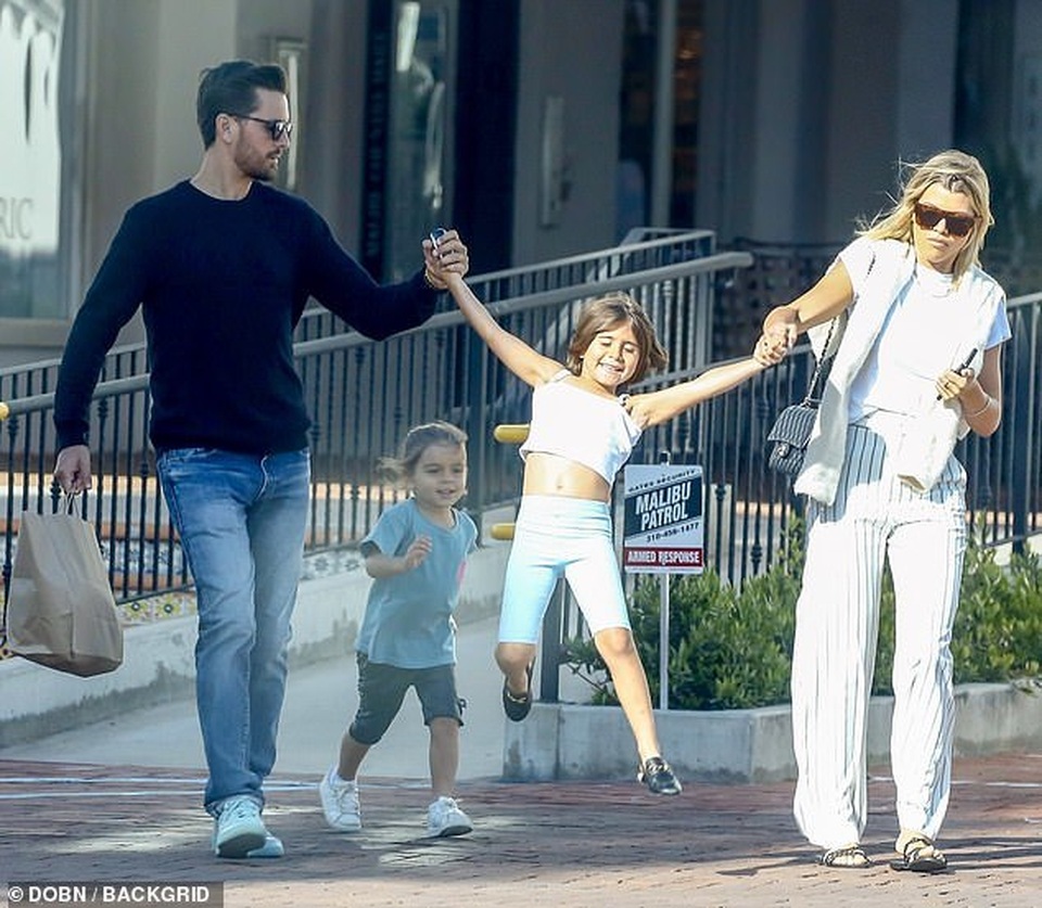 Sofia Richie khoe cơ bụng săn chắc - 6 Sofia Richie khoe cơ bụng săn chắc - 6