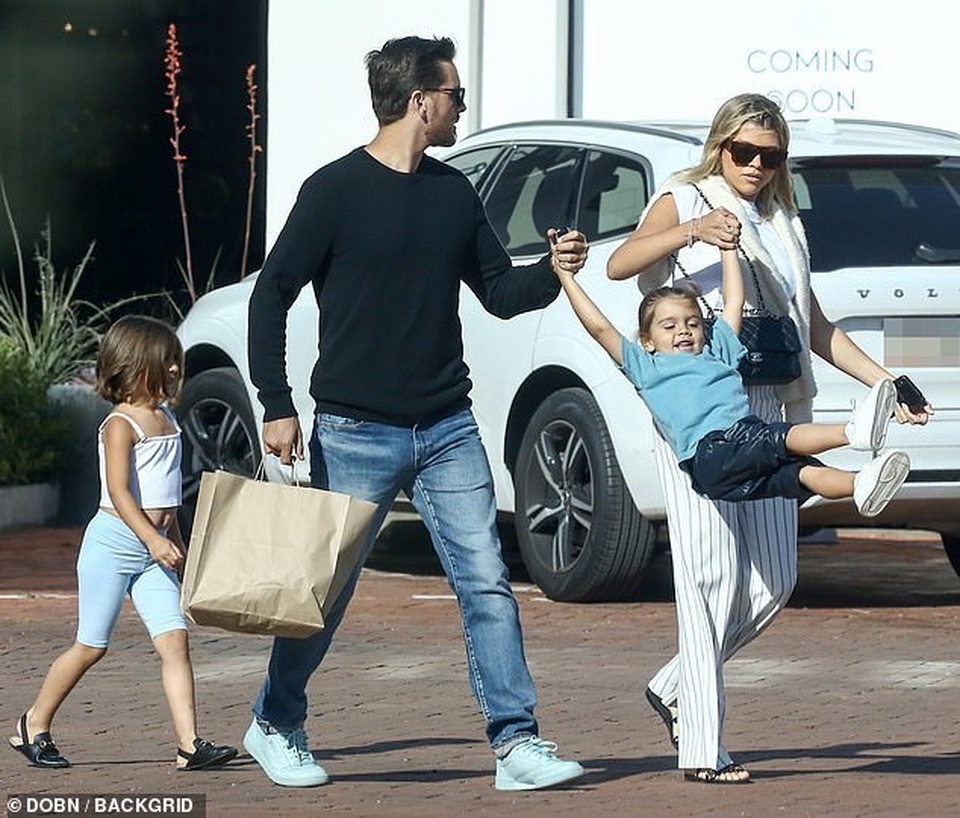 Sofia Richie khoe cơ bụng săn chắc - 8 Sofia Richie khoe cơ bụng săn chắc - 8