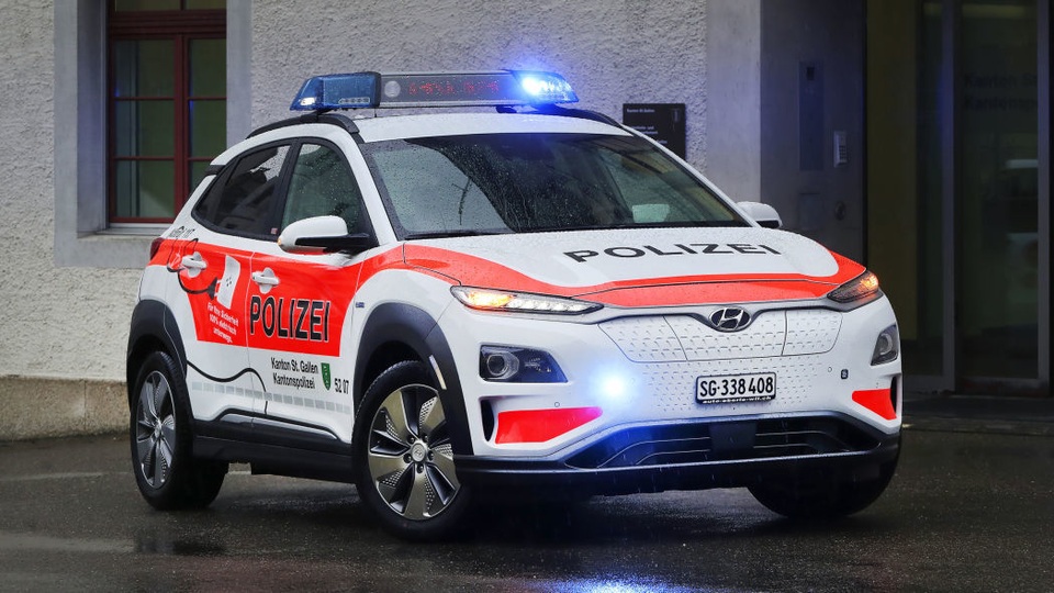 Vì sao cảnh sát Thuỵ Sĩ chọn Hyundai Kona Electric làm xe tuần tra? - 1 Vì sao cảnh sát Thuỵ Sĩ chọn Hyundai Kona Electric làm xe tuần tra? - 1