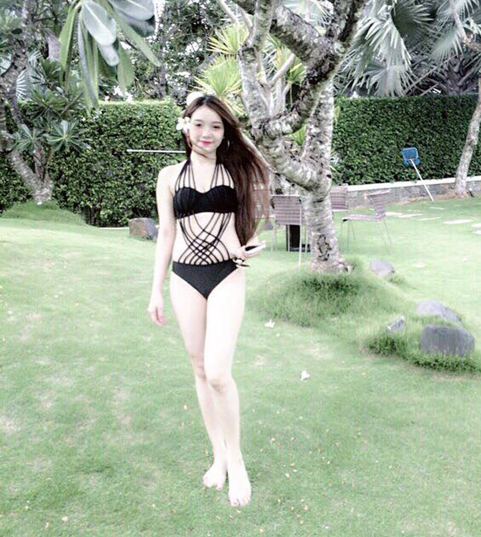 Bỏng mắt ngắm dàn bạn gái cầu thủ diện bikini đón hè - 1 Bỏng mắt ngắm dàn bạn gái cầu thủ diện bikini đón hè - 1