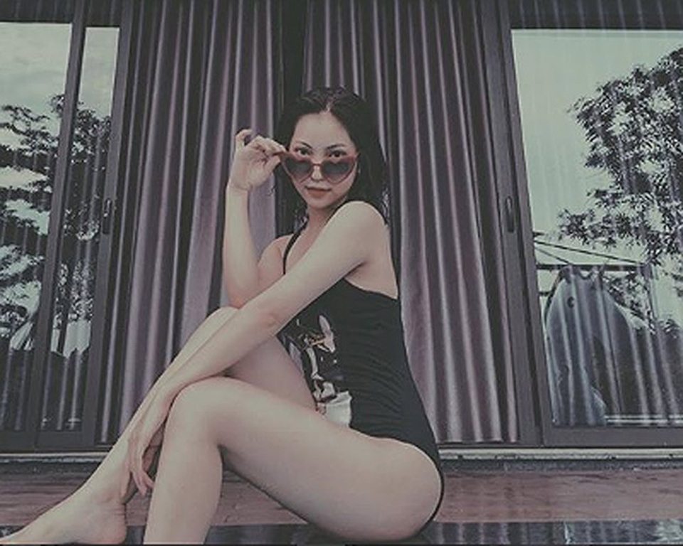 Bỏng mắt ngắm dàn bạn gái cầu thủ diện bikini đón hè - 20 Bỏng mắt ngắm dàn bạn gái cầu thủ diện bikini đón hè - 20