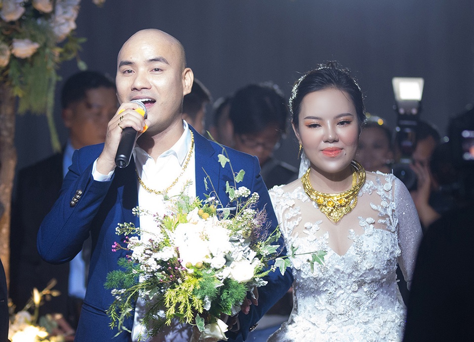 Đông đảo sao Việt chúc mừng đám cưới nhạc sĩ A Tuân - 1 Đông đảo sao Việt chúc mừng đám cưới nhạc sĩ A Tuân - 1