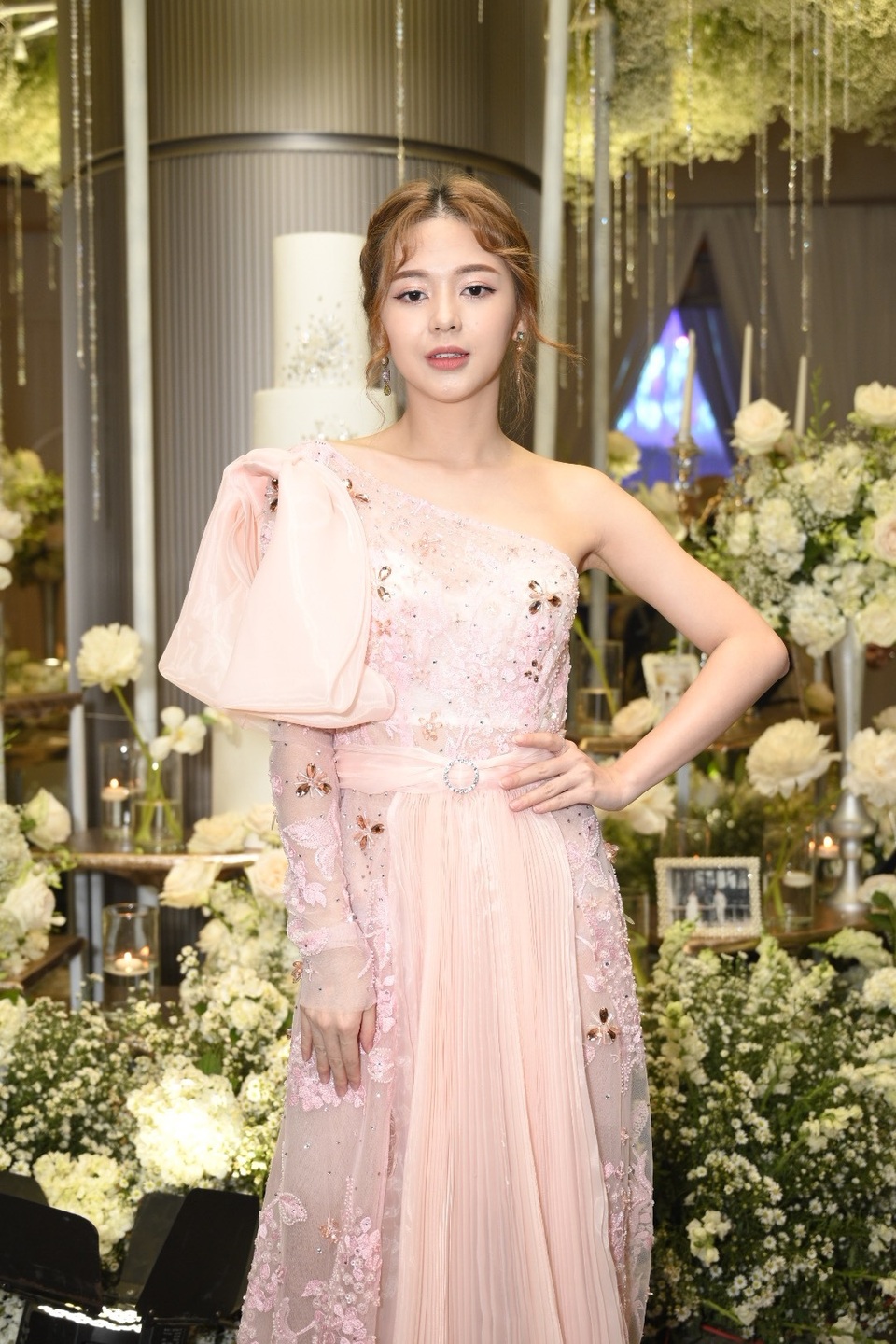 Chồng Thu Minh tháp tùng vợ dự đám cưới nhạc sĩ Dương Khắc Linh - 8 Chồng Thu Minh tháp tùng vợ dự đám cưới nhạc sĩ Dương Khắc Linh - 8
