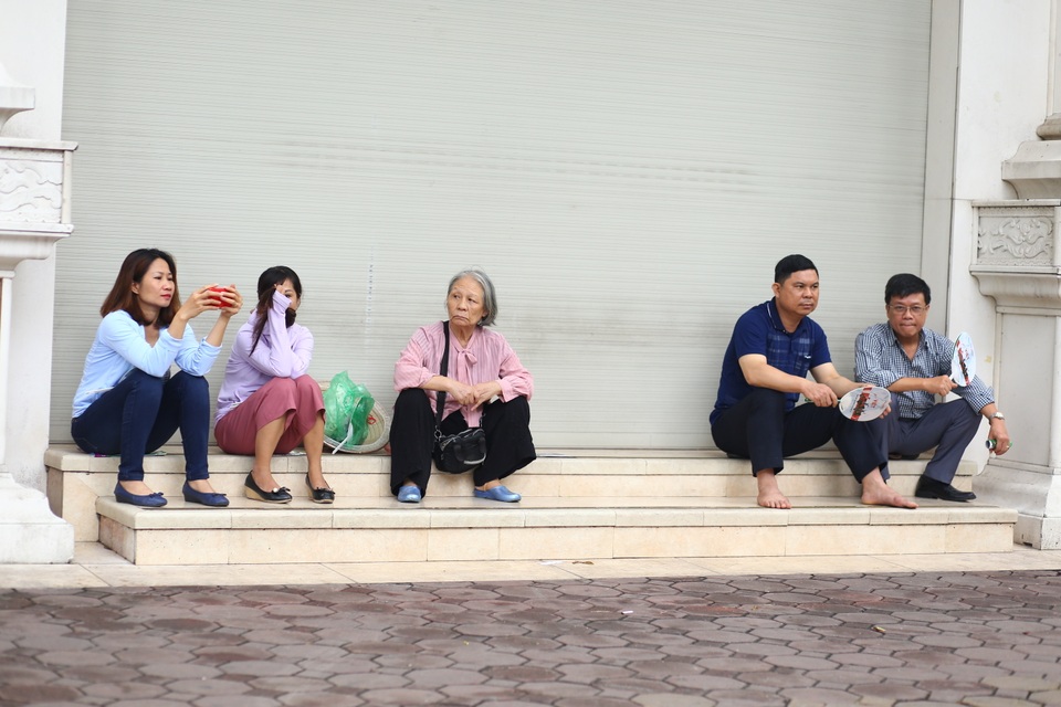 Hà Nội: Ngày Chủ nhật nín thở của phụ huynh có con thi vào lớp 10 - 9 Hà Nội: Ngày Chủ nhật nín thở của phụ huynh có con thi vào lớp 10 - 9