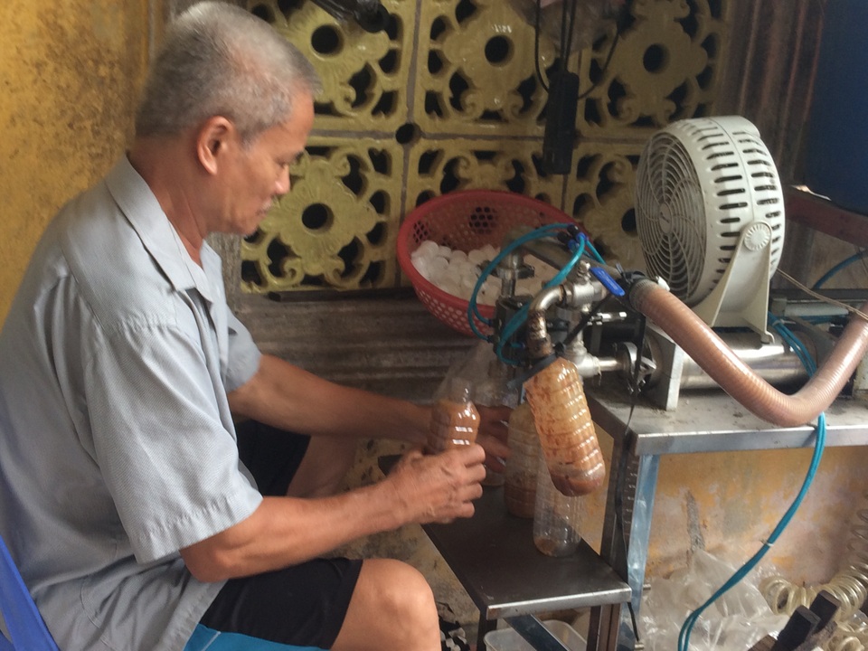 Những người “giữ lửa” cho nghề làm tương ở Cự Đà - 1