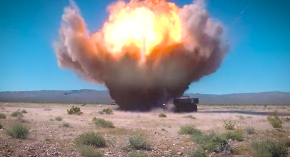 Video F-16 của Mỹ thử nghiệm siêu bom thông minh GBU-39 - 1 Video F-16 của Mỹ thử nghiệm siêu bom thông minh GBU-39 - 1