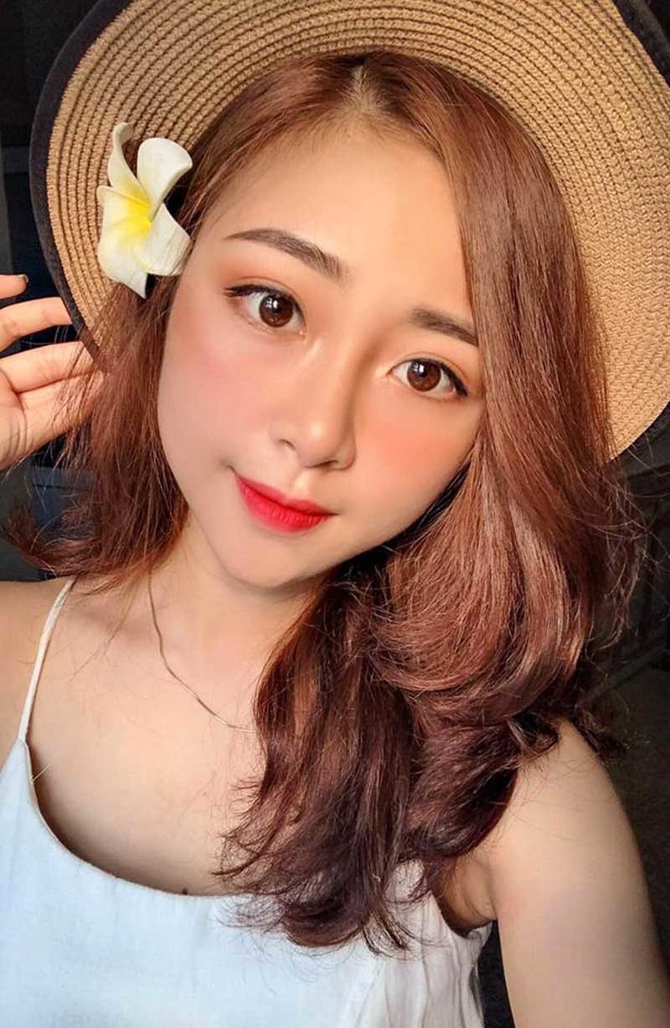 Hai người yêu tin đồn xinh đẹp của cầu thủ sở hữu triệu lượt theo dõi trên facebook - 8 Hai người yêu tin đồn xinh đẹp của cầu thủ sở hữu triệu lượt theo dõi trên facebook - 8