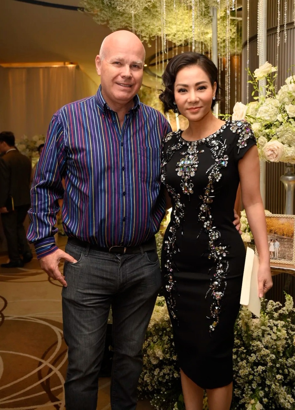 Chồng Thu Minh tháp tùng vợ dự đám cưới nhạc sĩ Dương Khắc Linh - 2 Chồng Thu Minh tháp tùng vợ dự đám cưới nhạc sĩ Dương Khắc Linh - 2