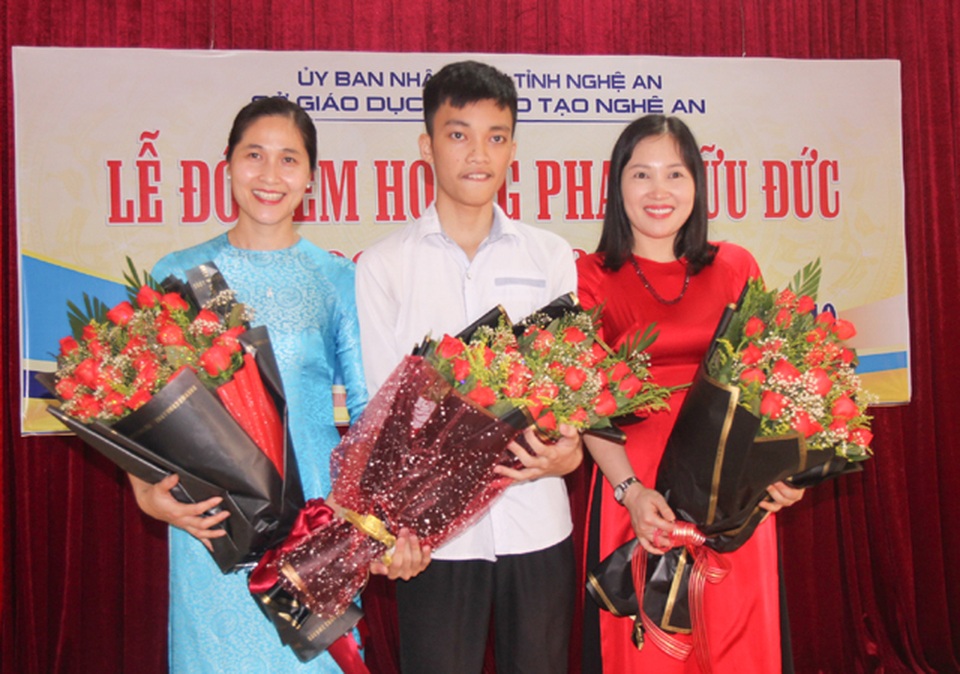 Nghệ An chào đón nam sinh đoạt HCB Olympic Tin học châu Á năm 2019 - 2 Nghệ An chào đón nam sinh đoạt HCB Olympic Tin học châu Á năm 2019 - 2