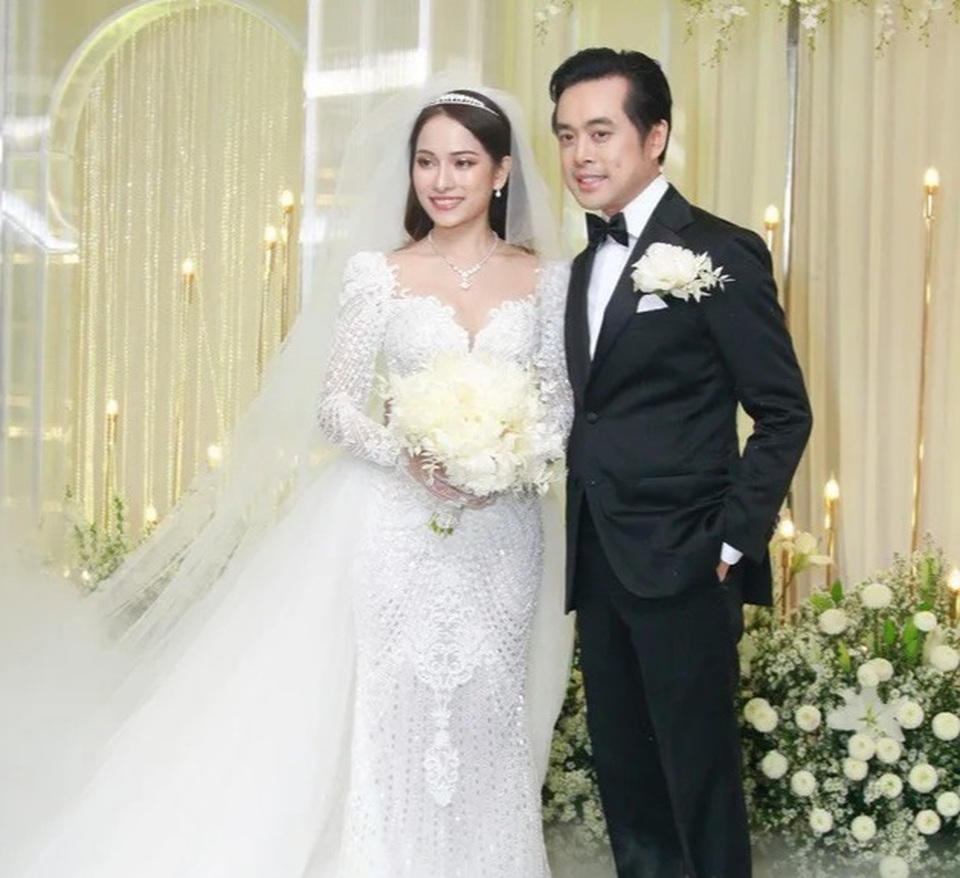 Chồng Thu Minh tháp tùng vợ dự đám cưới nhạc sĩ Dương Khắc Linh - 1 Chồng Thu Minh tháp tùng vợ dự đám cưới nhạc sĩ Dương Khắc Linh - 1