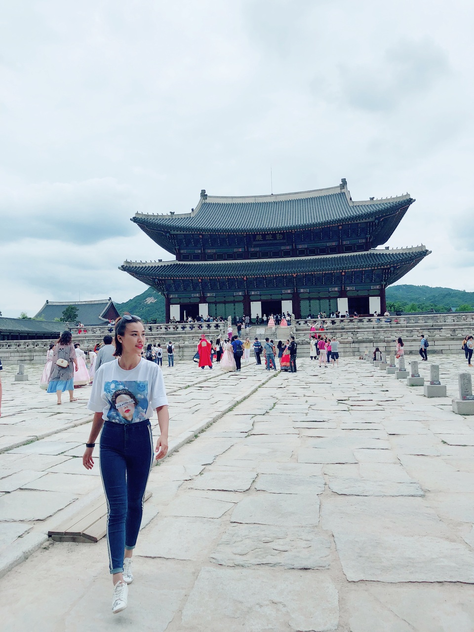 Á hậu Hoàng Oanh xì tin du ngoạn Hàn Quốc cùng siêu mẫu Thanh Hằng - 4 Á hậu Hoàng Oanh xì tin du ngoạn Hàn Quốc cùng siêu mẫu Thanh Hằng - 4