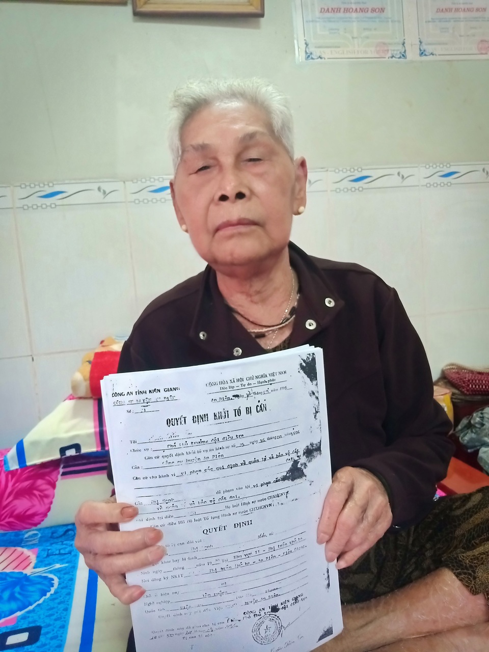Cụ bà dành nửa đời người đi đòi đất nhờ cháu bế đến đối thoại với Thanh tra Chính phủ - 2 Cụ bà dành nửa đời người đi đòi đất nhờ cháu bế đến đối thoại với Thanh tra Chính phủ - 2