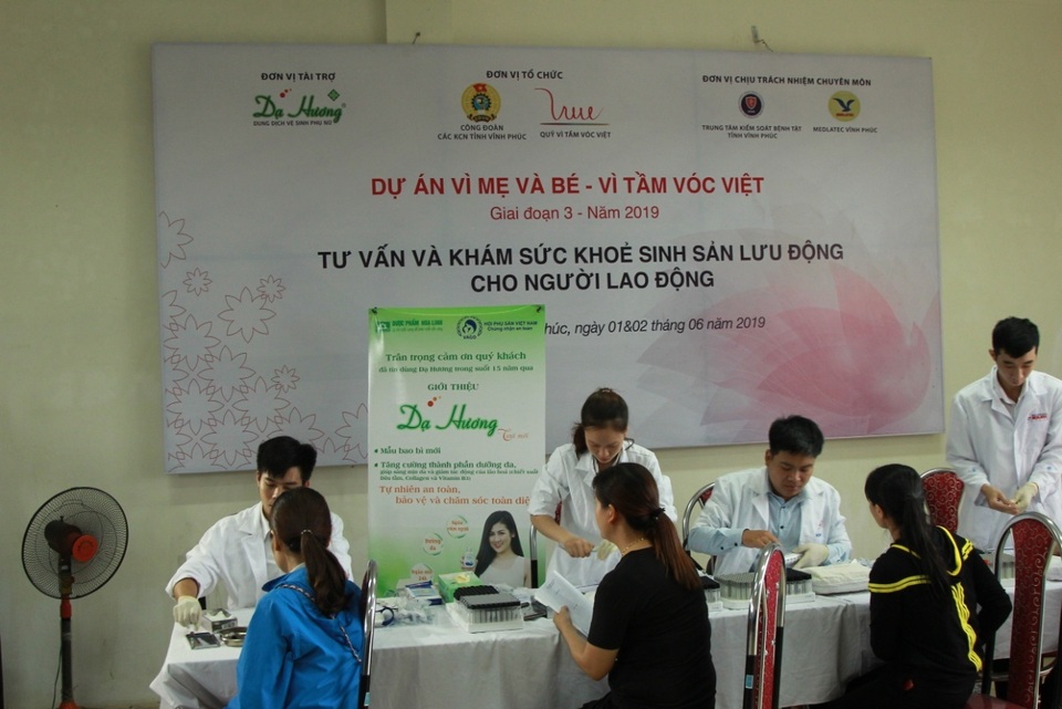 Khám sức khoẻ sinh sản miễn phí cho gần 1.000 Nữ công nhân - 1 Khám sức khoẻ sinh sản miễn phí cho gần 1.000 Nữ công nhân - 1