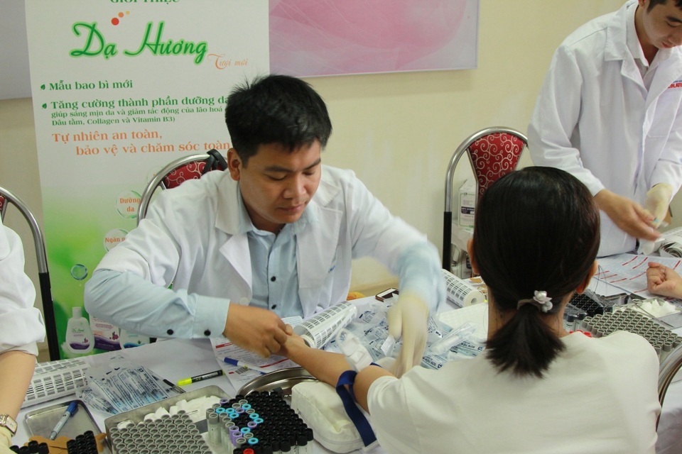 Khám sức khoẻ sinh sản miễn phí cho gần 1.000 Nữ công nhân - 2 Khám sức khoẻ sinh sản miễn phí cho gần 1.000 Nữ công nhân - 2