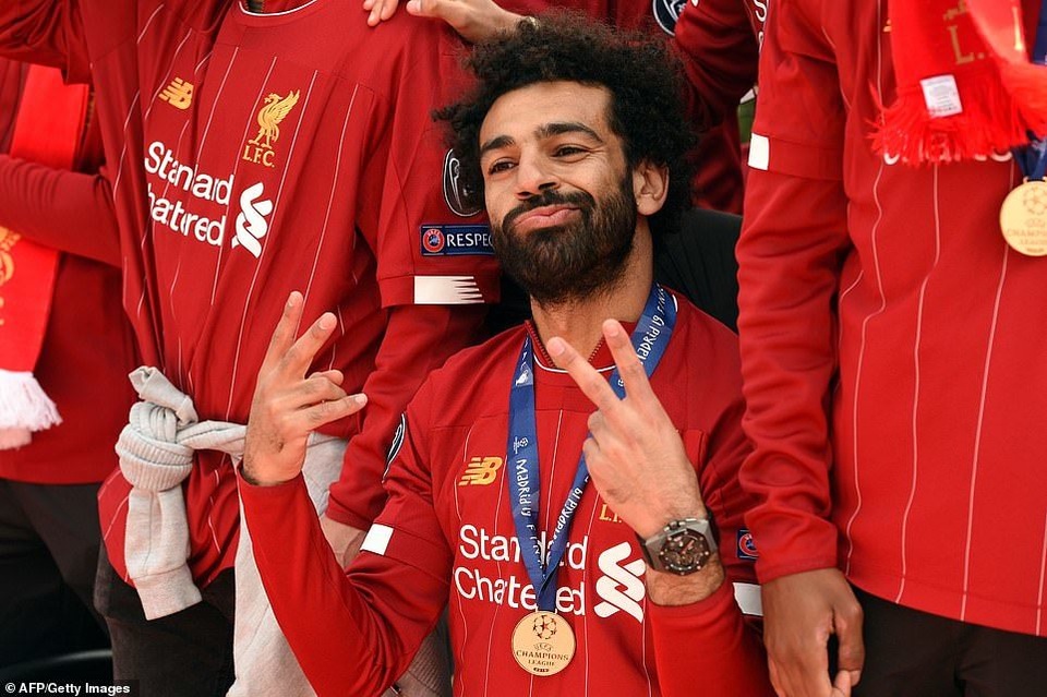 Choáng ngợp vì cảnh ăn mừng hoành tráng của Liverpool - 10