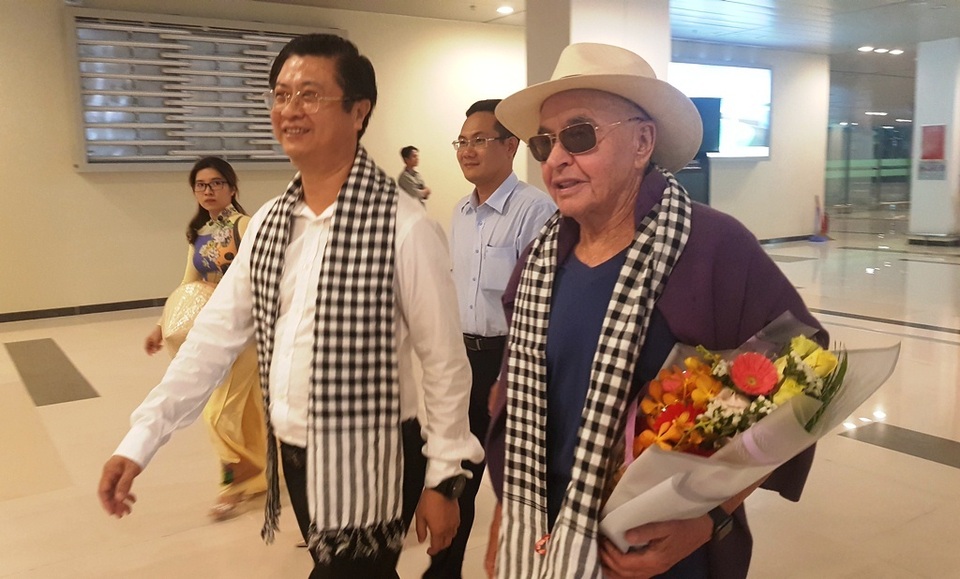 Cần Thơ có sức hút mãnh liệt với tỷ phú người Anh Joe Lewis - 2 Cần Thơ có sức hút mãnh liệt với tỷ phú người Anh Joe Lewis - 2