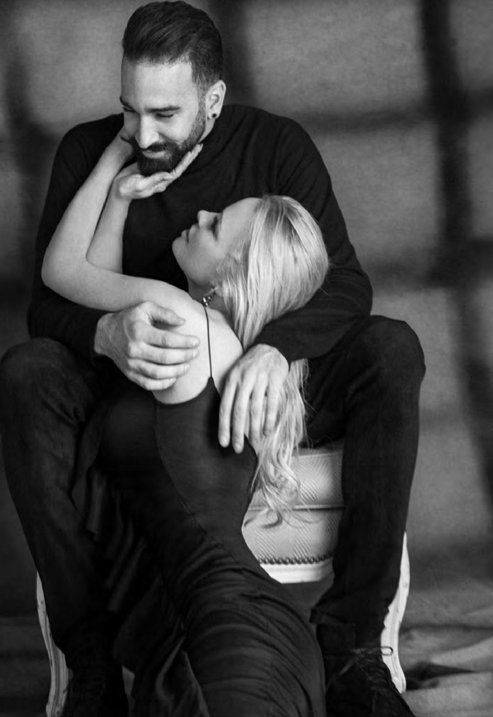 Pamela Anderson đẹp đôi bên bạn trai kém 18 tuổi - 3 Pamela Anderson đẹp đôi bên bạn trai kém 18 tuổi - 3