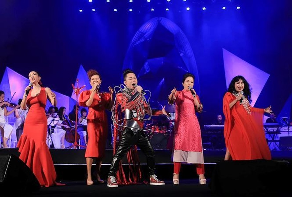 Tùng Dương bất ngờ bàn về danh xưng diva, Thu Minh “bóng gió” đáp trả - 1 Tùng Dương bất ngờ bàn về danh xưng diva, Thu Minh “bóng gió” đáp trả - 1