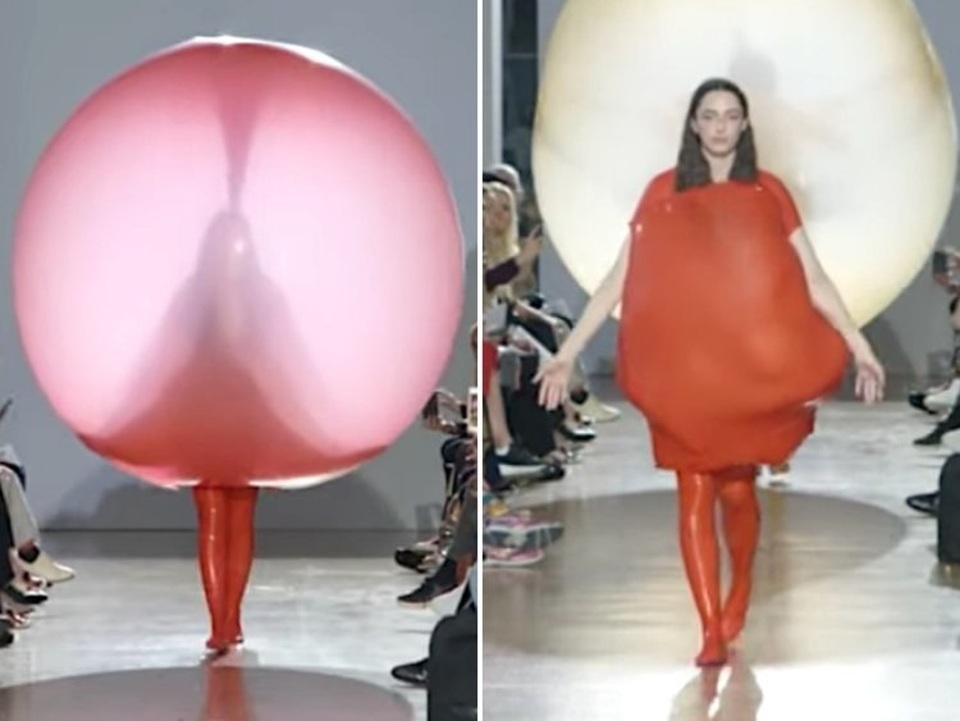 Bóng bay “bị châm kim” biến thành... trang phục - 1 Bóng bay “bị châm kim” biến thành... trang phục - 1