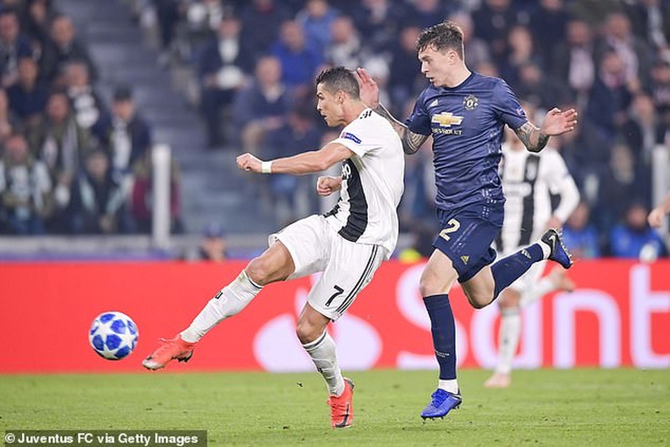 C.Ronaldo nhận giải Bàn thắng đẹp nhất Champions League - 1 C.Ronaldo nhận giải Bàn thắng đẹp nhất Champions League - 1
