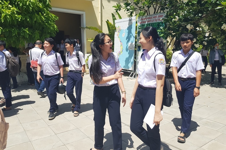 Tuyển sinh lớp 10 Khánh Hòa: Đề Văn hỏi về việc phát triển trí tuệ - 4