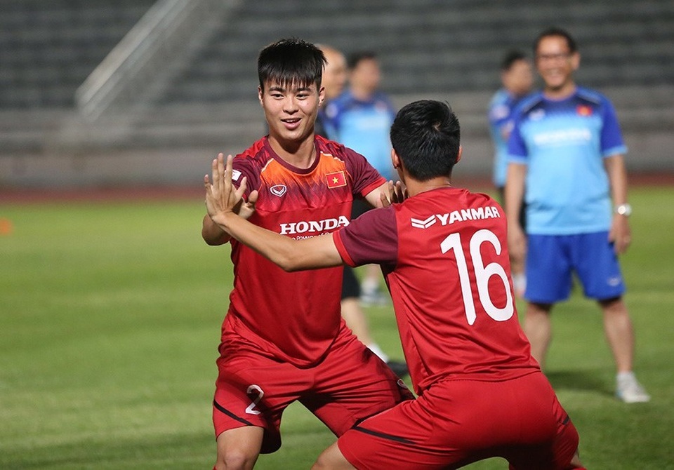 Quang Hải, Công Phượng cười tươi rói chờ đấu Thái Lan - 10 Quang Hải, Công Phượng cười tươi rói chờ đấu Thái Lan - 10