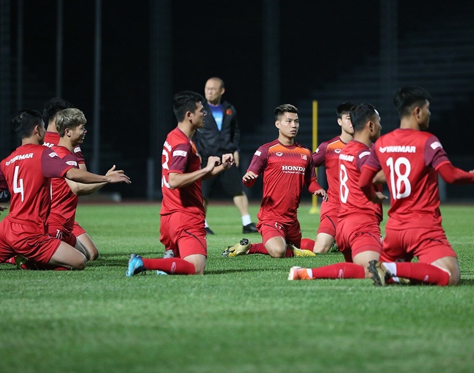 Quang Hải, Công Phượng cười tươi rói chờ đấu Thái Lan - 9 Quang Hải, Công Phượng cười tươi rói chờ đấu Thái Lan - 9