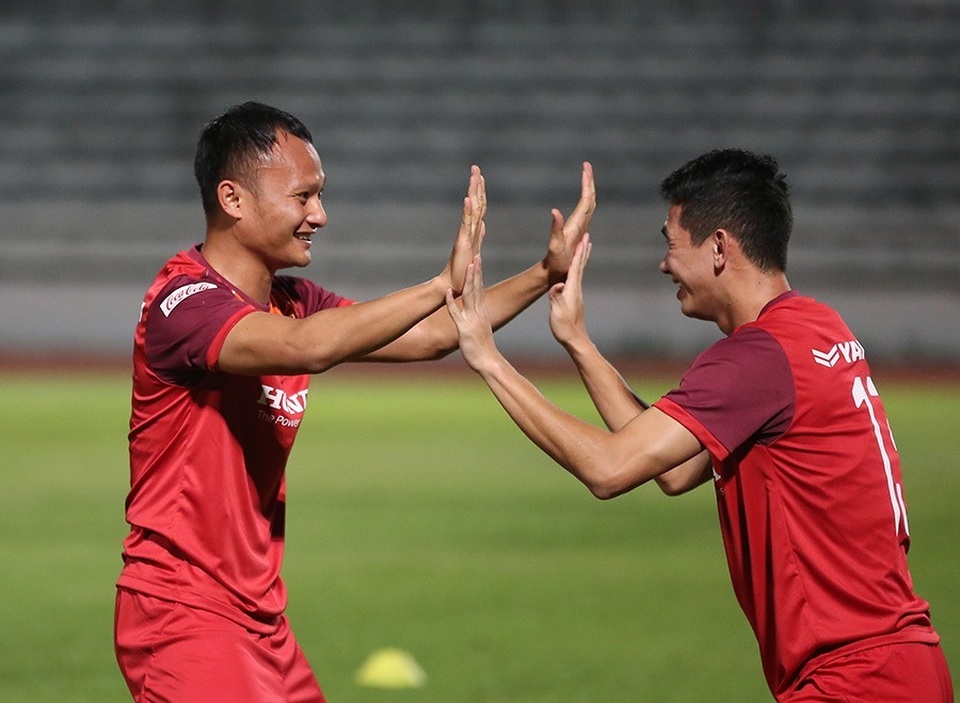 Quang Hải, Công Phượng cười tươi rói chờ đấu Thái Lan - 13 Quang Hải, Công Phượng cười tươi rói chờ đấu Thái Lan - 13