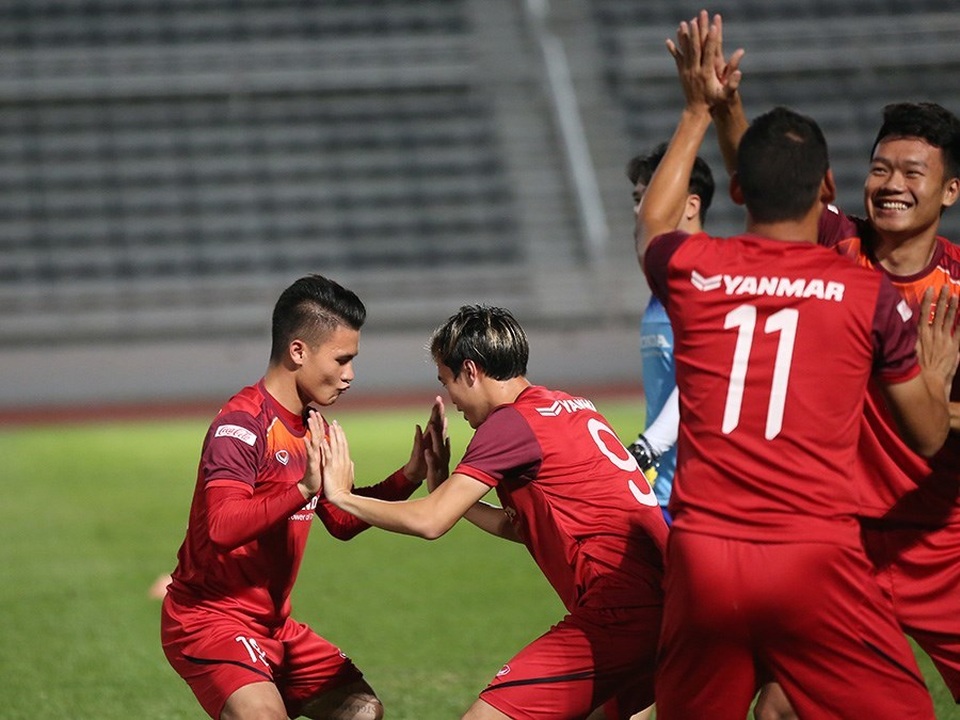 Quang Hải, Công Phượng cười tươi rói chờ đấu Thái Lan - 11 Quang Hải, Công Phượng cười tươi rói chờ đấu Thái Lan - 11