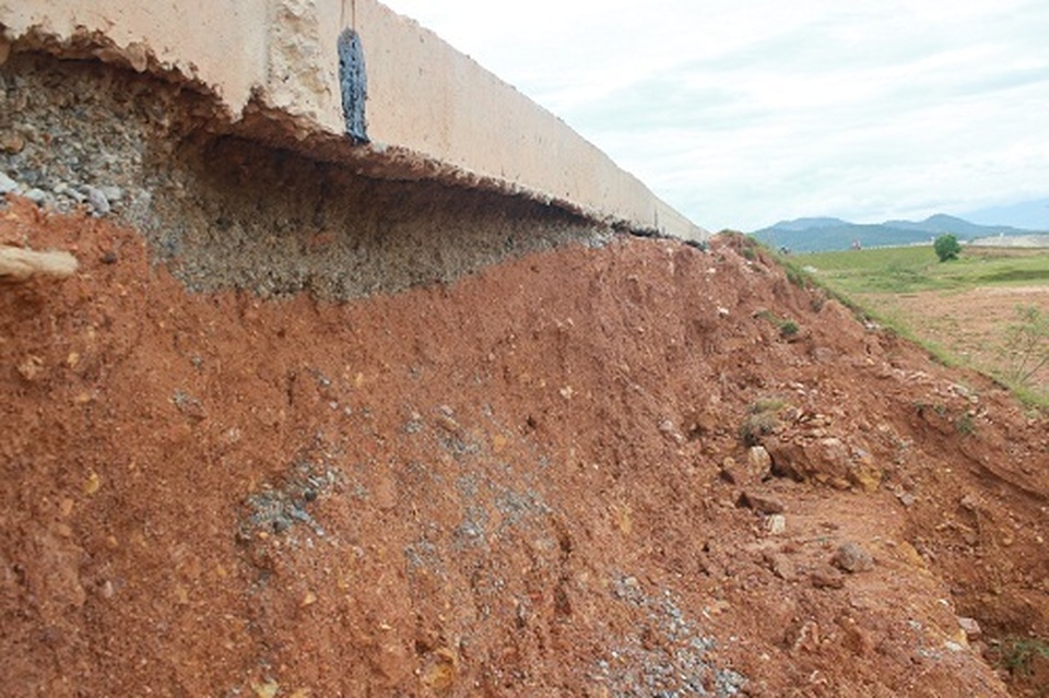 Sạt lở nghiêm trọng tại dự án nghìn tỉ  - 1 Sạt lở nghiêm trọng tại dự án nghìn tỉ  - 1