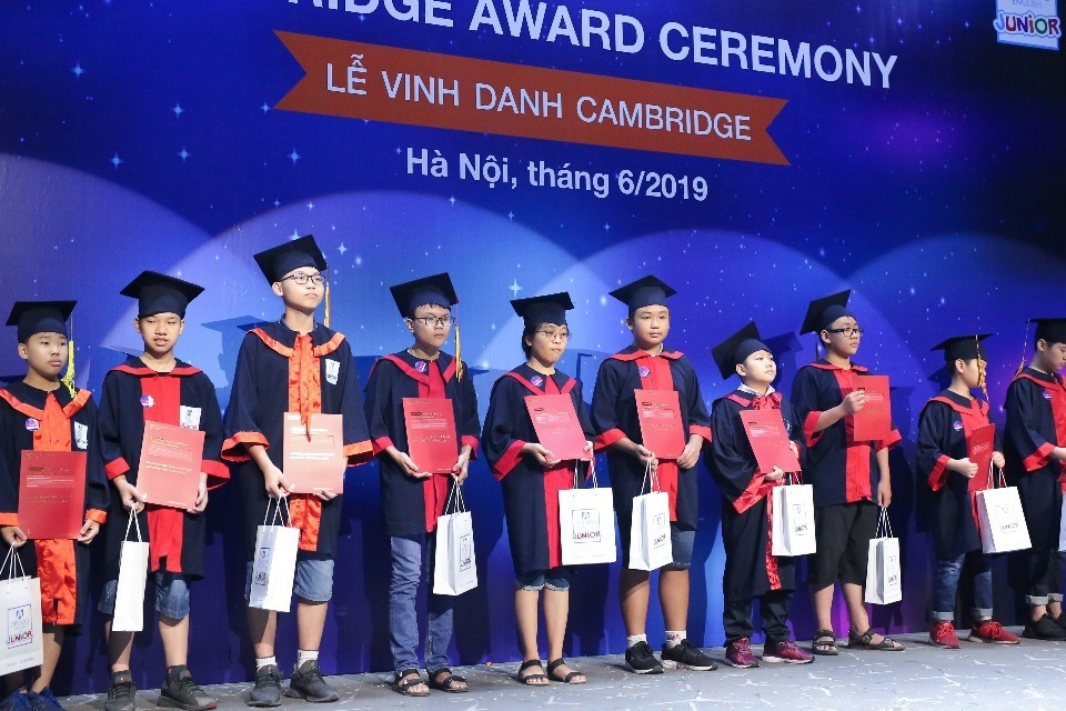 Vinh danh học viên đạt chứng chỉ Cambridge Apollo English khẳng định chất lượng đào tạo vượt trội - 5 Vinh danh học viên đạt chứng chỉ Cambridge Apollo English khẳng định chất lượng đào tạo vượt trội - 5