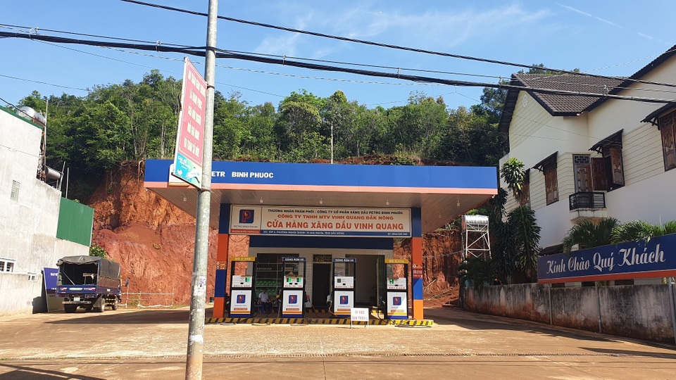 Khởi tố vụ án xăng dầu giả liên quan đến đại gia Trịnh Sướng - 1 Khởi tố vụ án xăng dầu giả liên quan đến đại gia Trịnh Sướng - 1